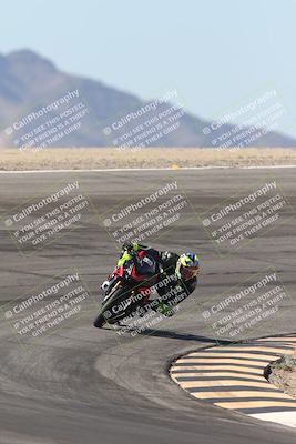 media/Oct-30-2025-Racers Edge (Thu) [[dabbdaf680]]/3-B Group/Session 2 (Bowl Exit)/